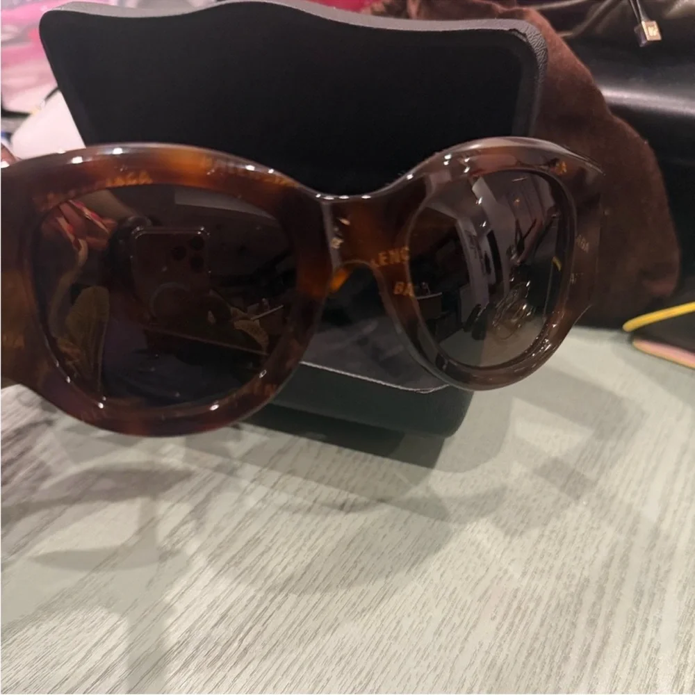 Balenciaga Tortoiseshell Cat-Eye Sunglasses - Brown - Picture 2 of 9